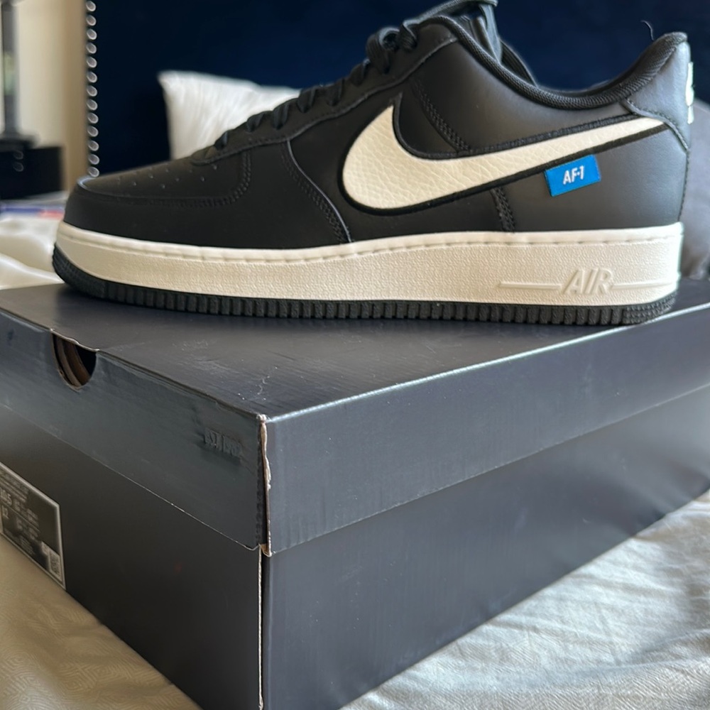 NIKE Air Force 1